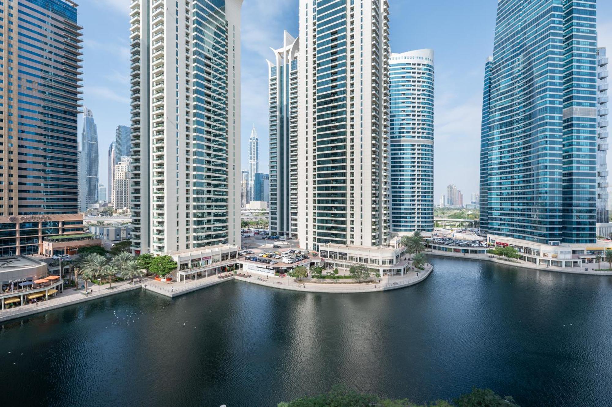 Upscale Studio Full Lake View In Goldcrest View Tower Дубай Екстериор снимка